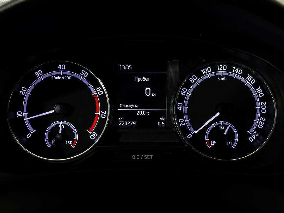 Купить Skoda Rapid с пробегом. Фото: #13