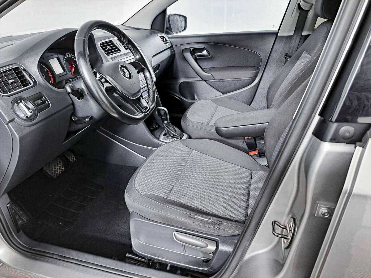 Купить Volkswagen Polo с пробегом. Фото: #13