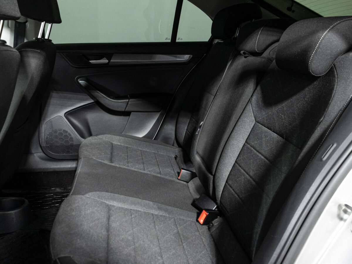 Купить Volkswagen Polo с пробегом. Фото: #9