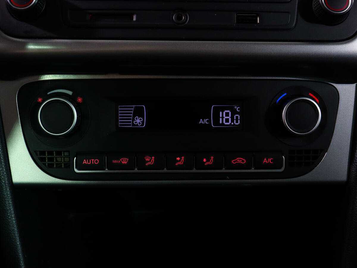 Купить Volkswagen Polo с пробегом. Фото: #16