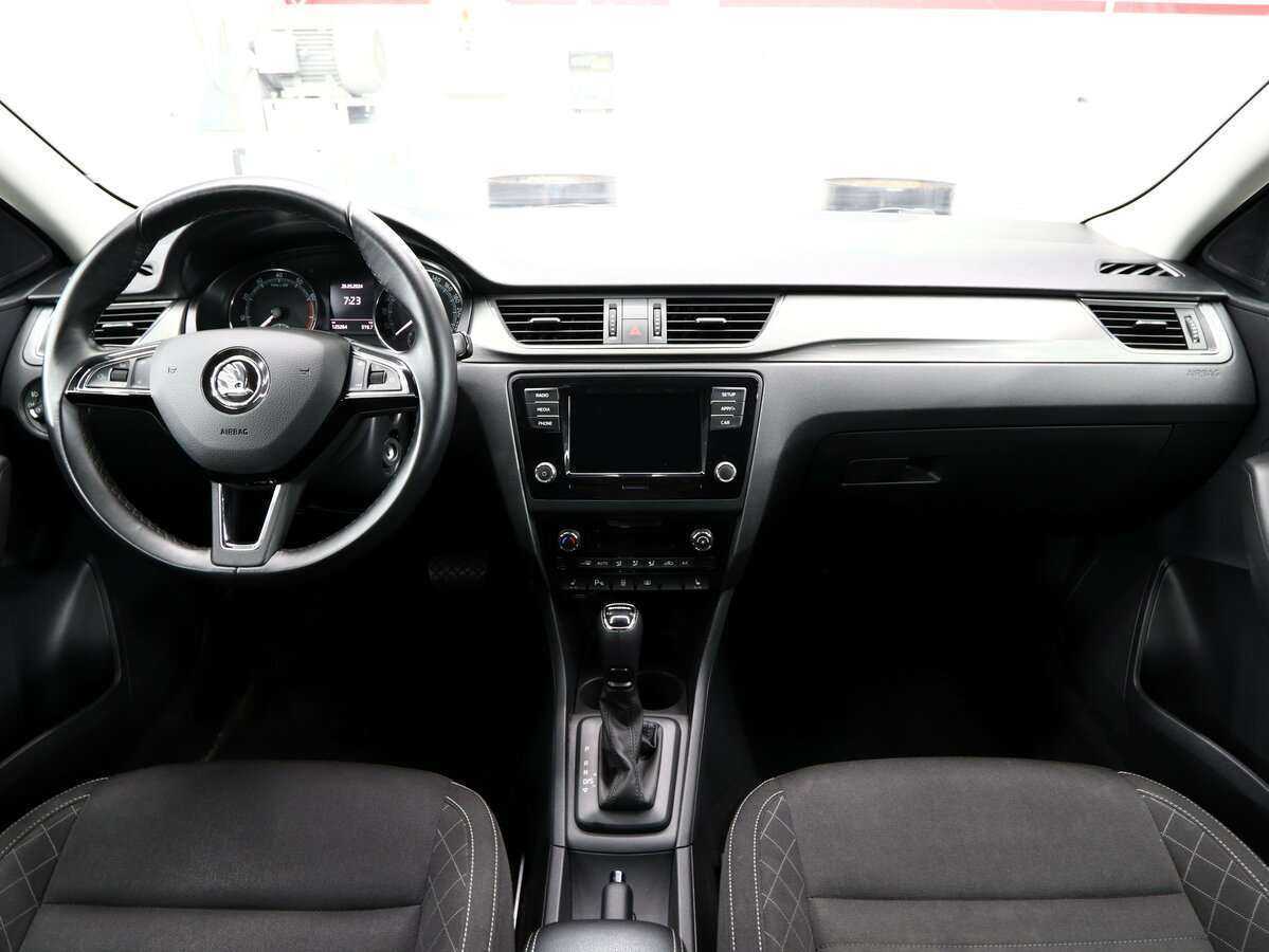 Купить Skoda Rapid с пробегом. Фото: #12