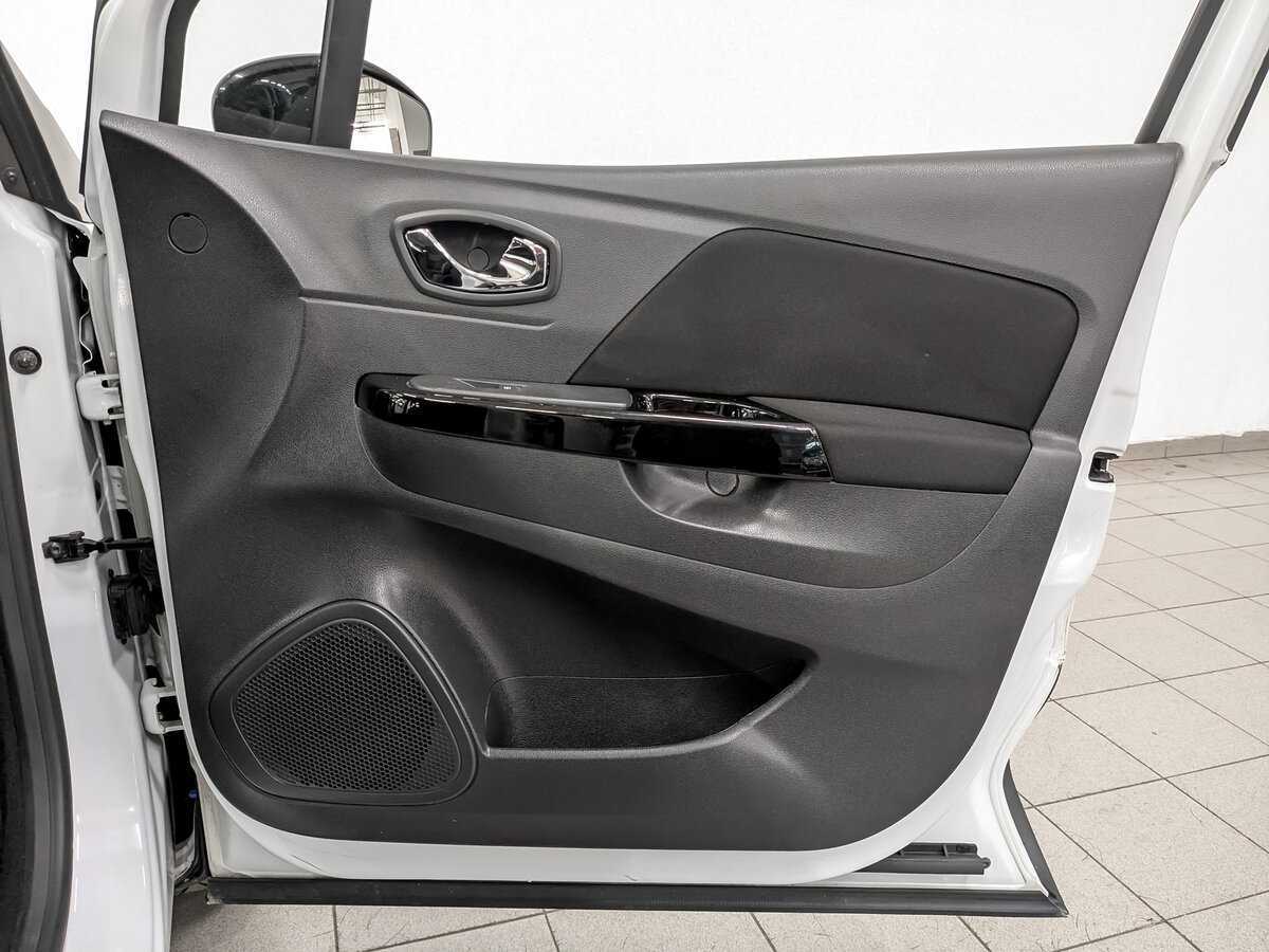 Купить Renault Kaptur с пробегом. Фото: #23