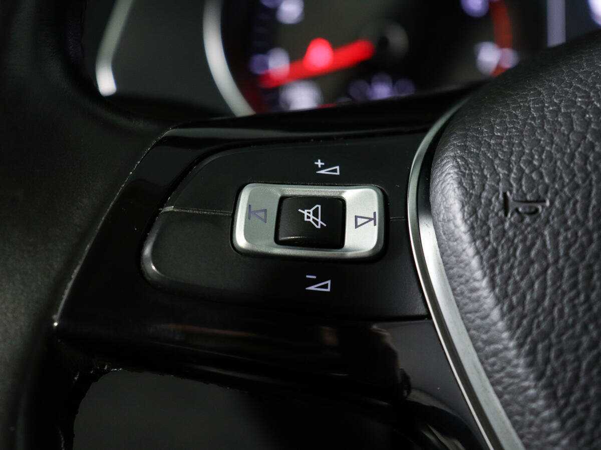 Купить Volkswagen Passat с пробегом. Фото: #14