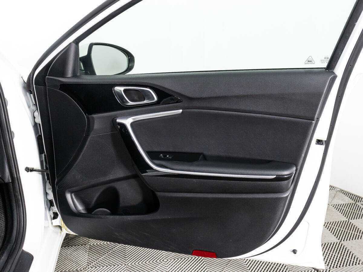 Купить Kia Ceed с пробегом. Фото: #26