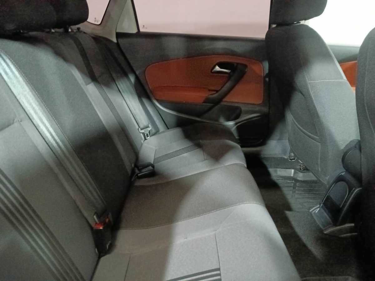 Купить Volkswagen Polo с пробегом. Фото: #9