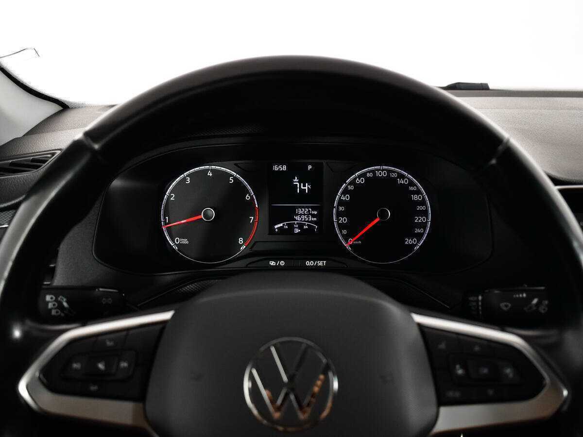 Купить Volkswagen Polo с пробегом. Фото: #8