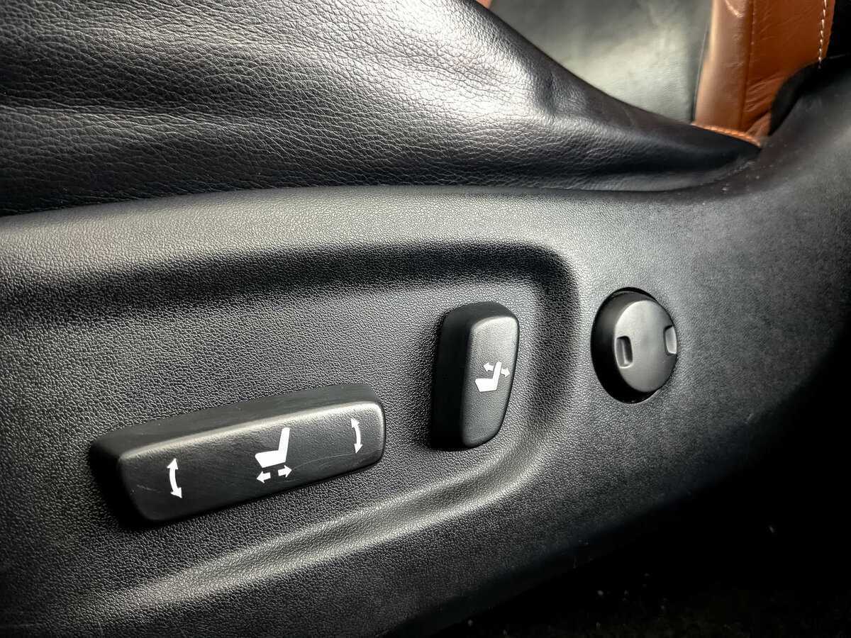 Купить Toyota RAV4 с пробегом. Фото: #21