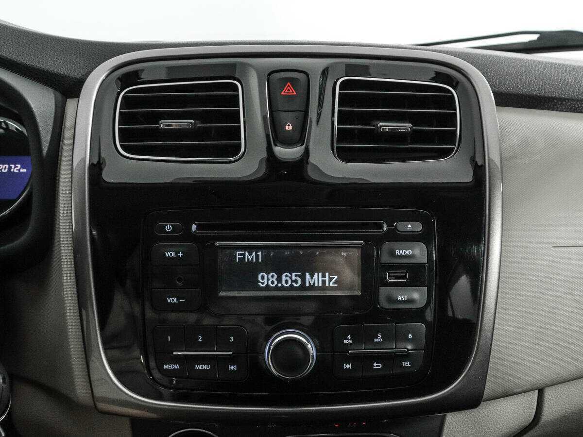 Купить Renault Logan с пробегом. Фото: #12