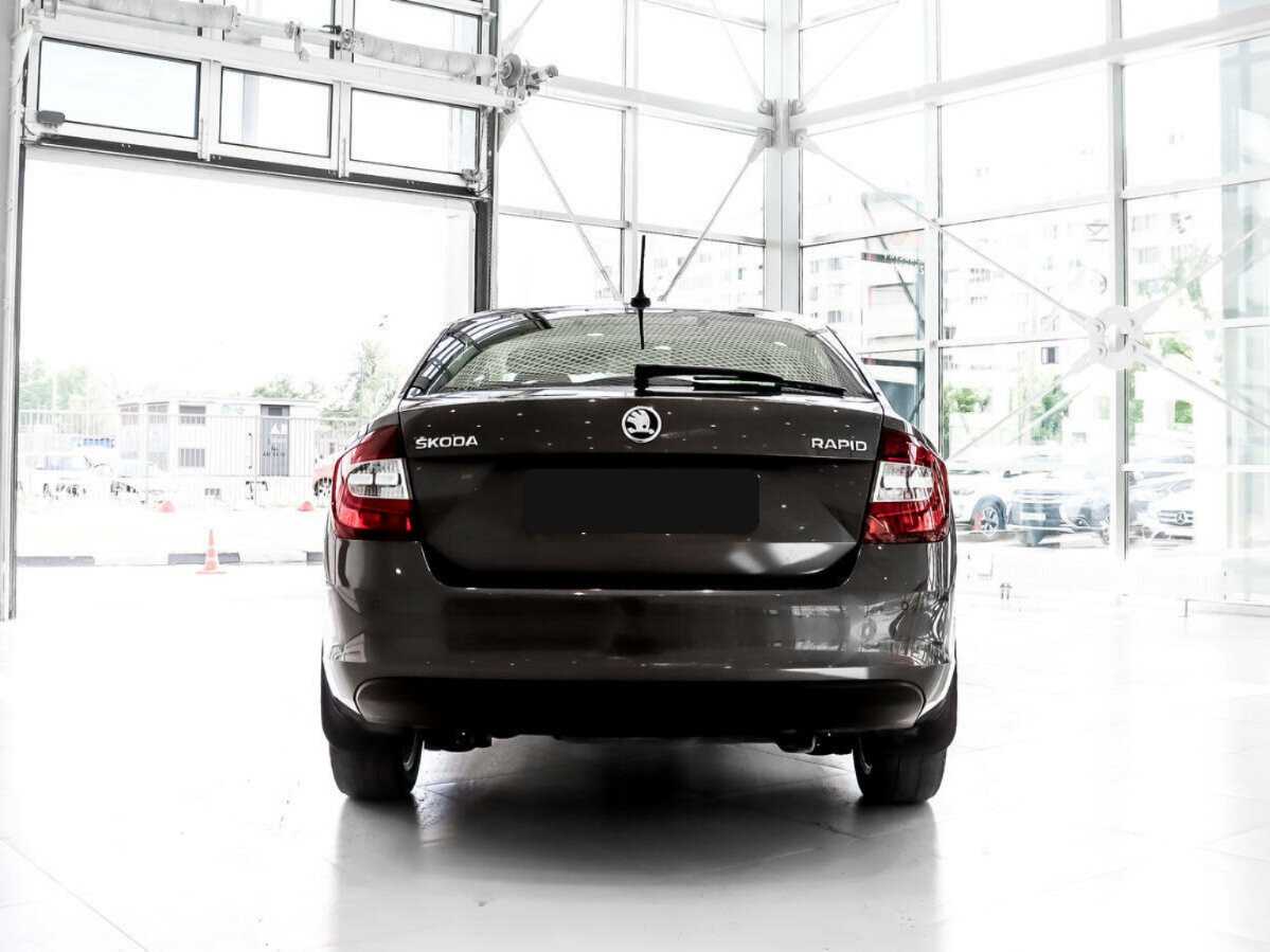 Купить Skoda Rapid с пробегом. Фото: #4