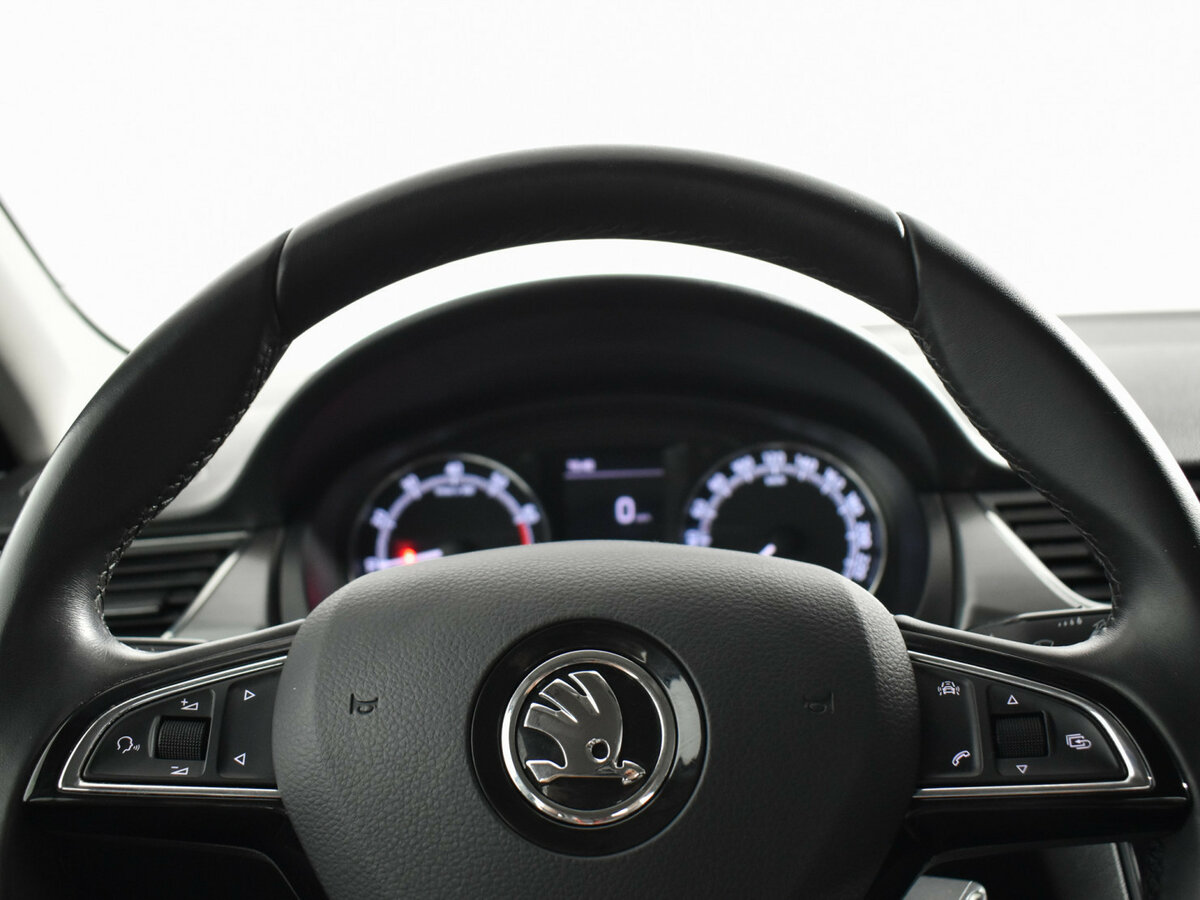 Купить Skoda Rapid с пробегом. Фото: #13
