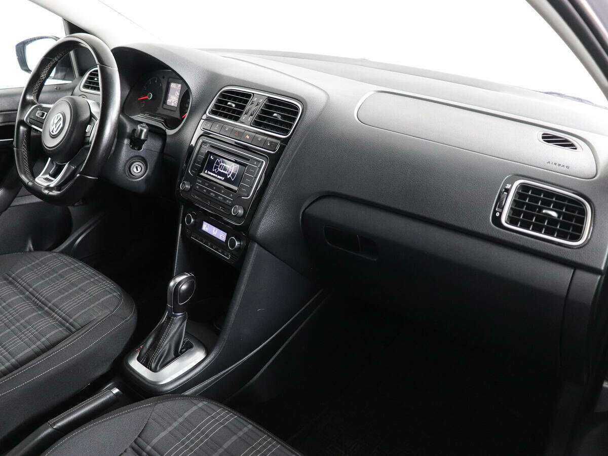Купить Volkswagen Polo с пробегом. Фото: #8