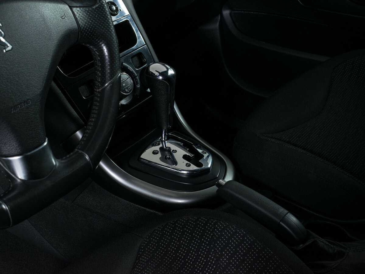 Купить Peugeot 308 с пробегом. Фото: #12