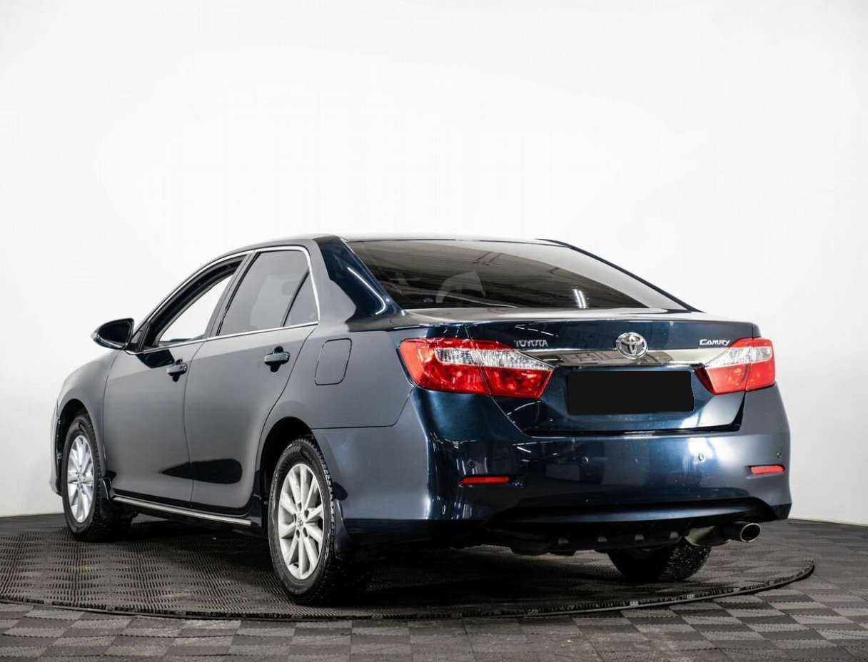 Купить Toyota Camry с пробегом. Фото: #3