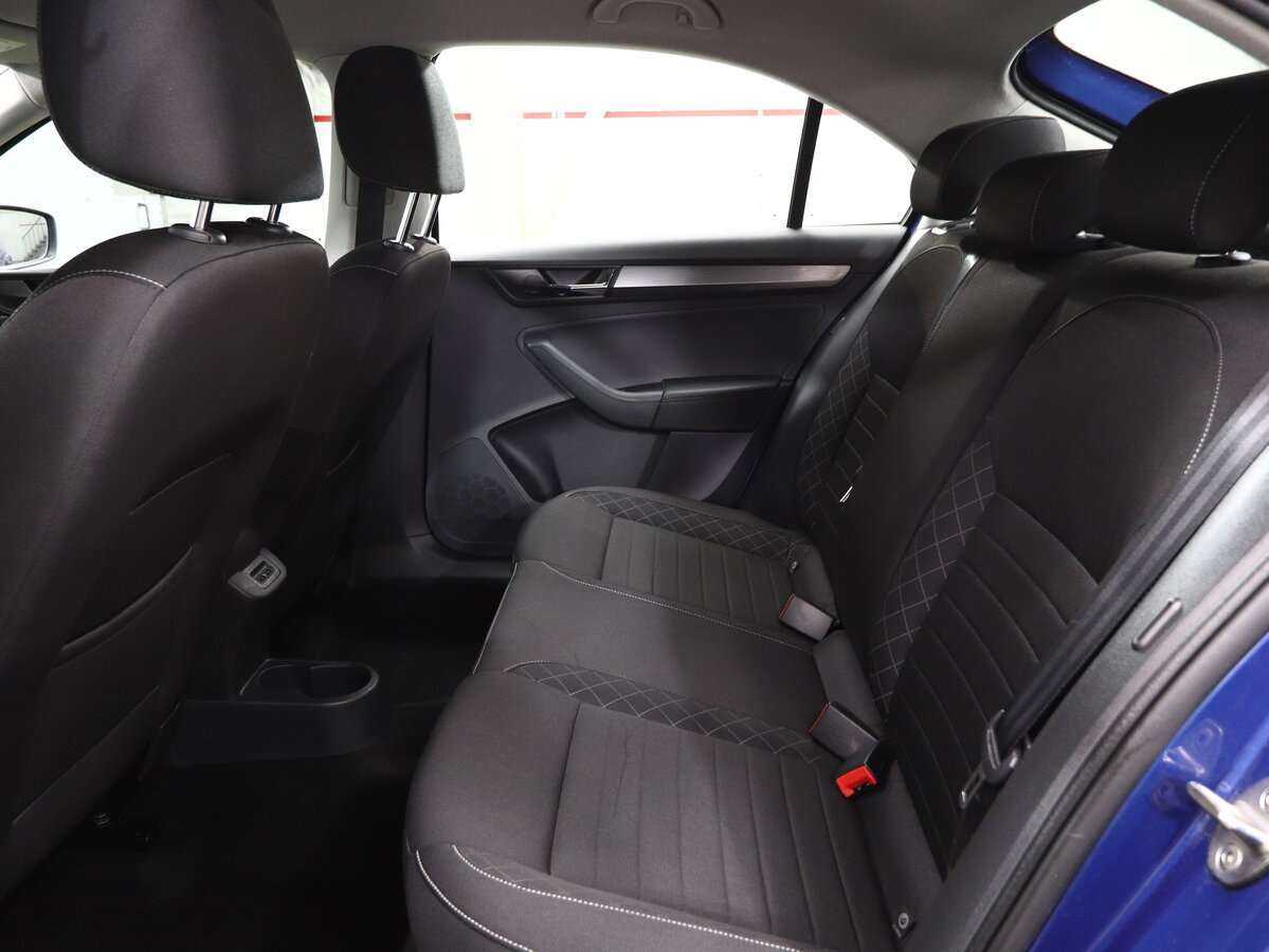 Купить Skoda Rapid с пробегом. Фото: #10