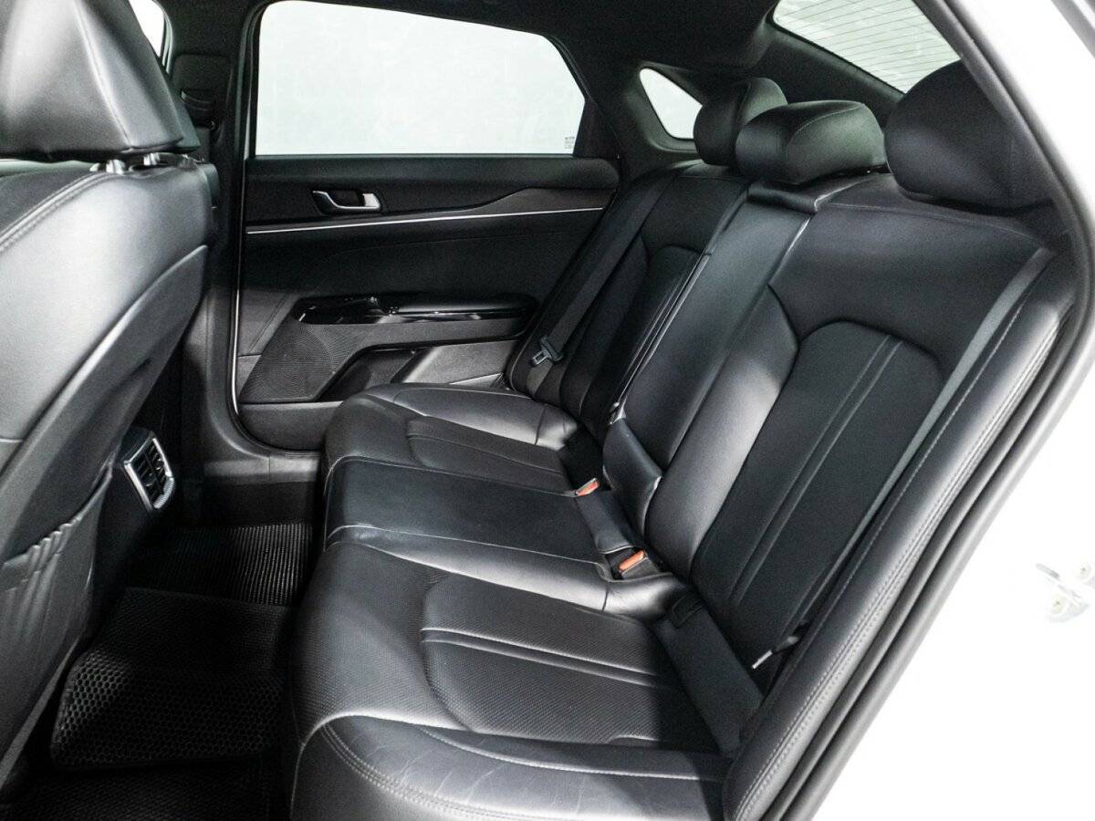 Купить Kia K5 с пробегом. Фото: #9