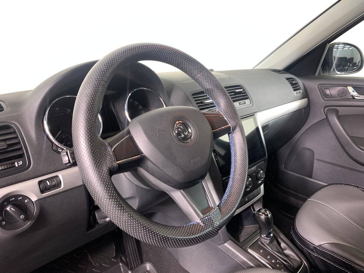 Купить Skoda Yeti с пробегом. Фото: #10