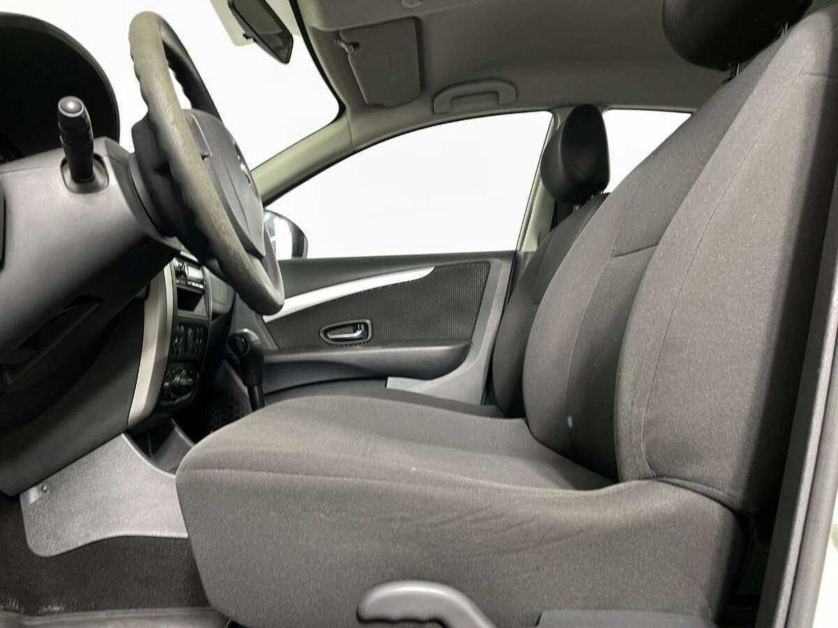 Купить Nissan Almera с пробегом. Фото: #9