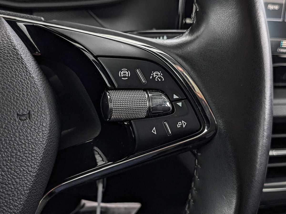 Купить Skoda Rapid с пробегом. Фото: #24