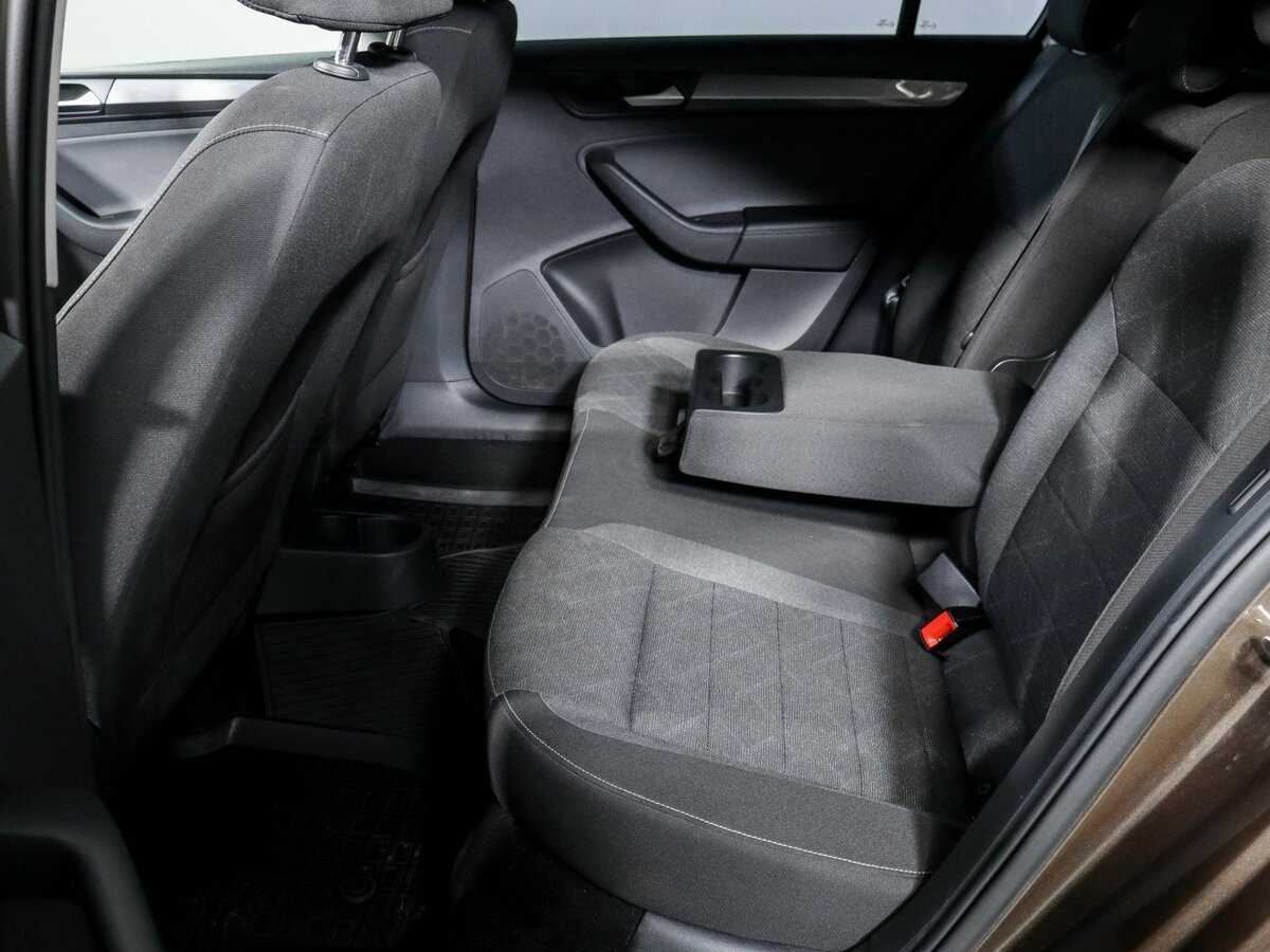 Купить Volkswagen Polo с пробегом. Фото: #6