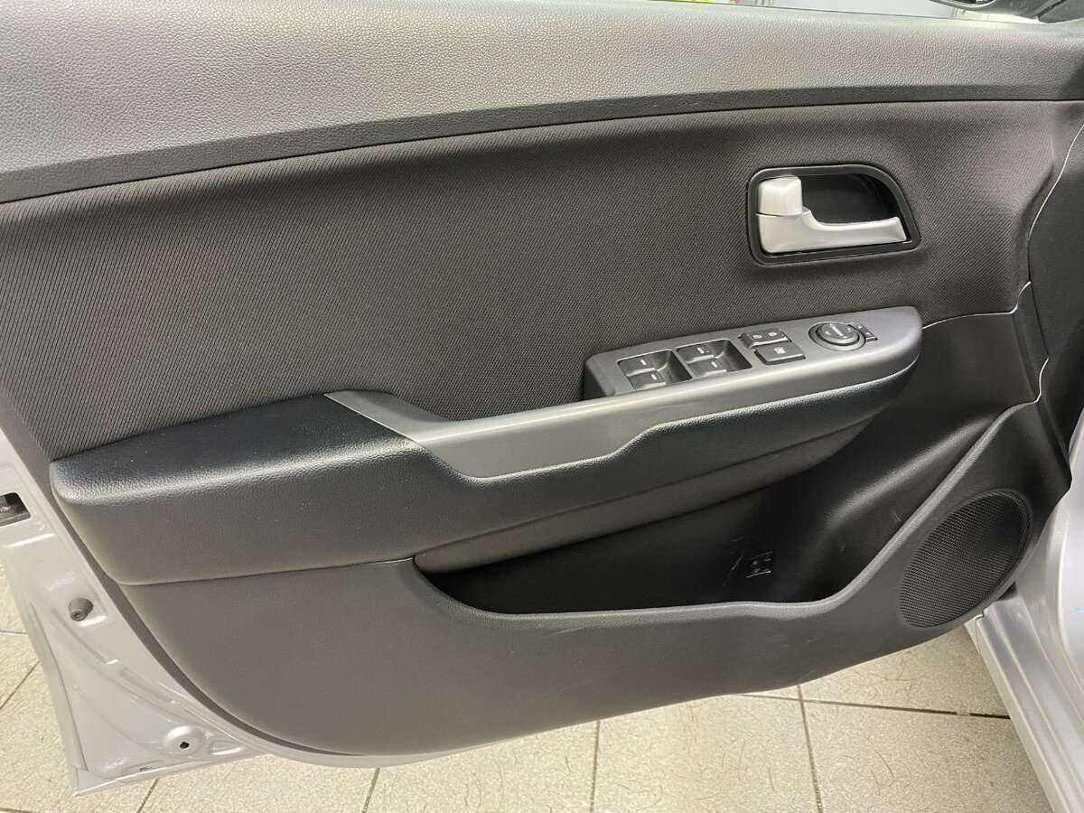 Купить Kia Rio с пробегом. Фото: #6