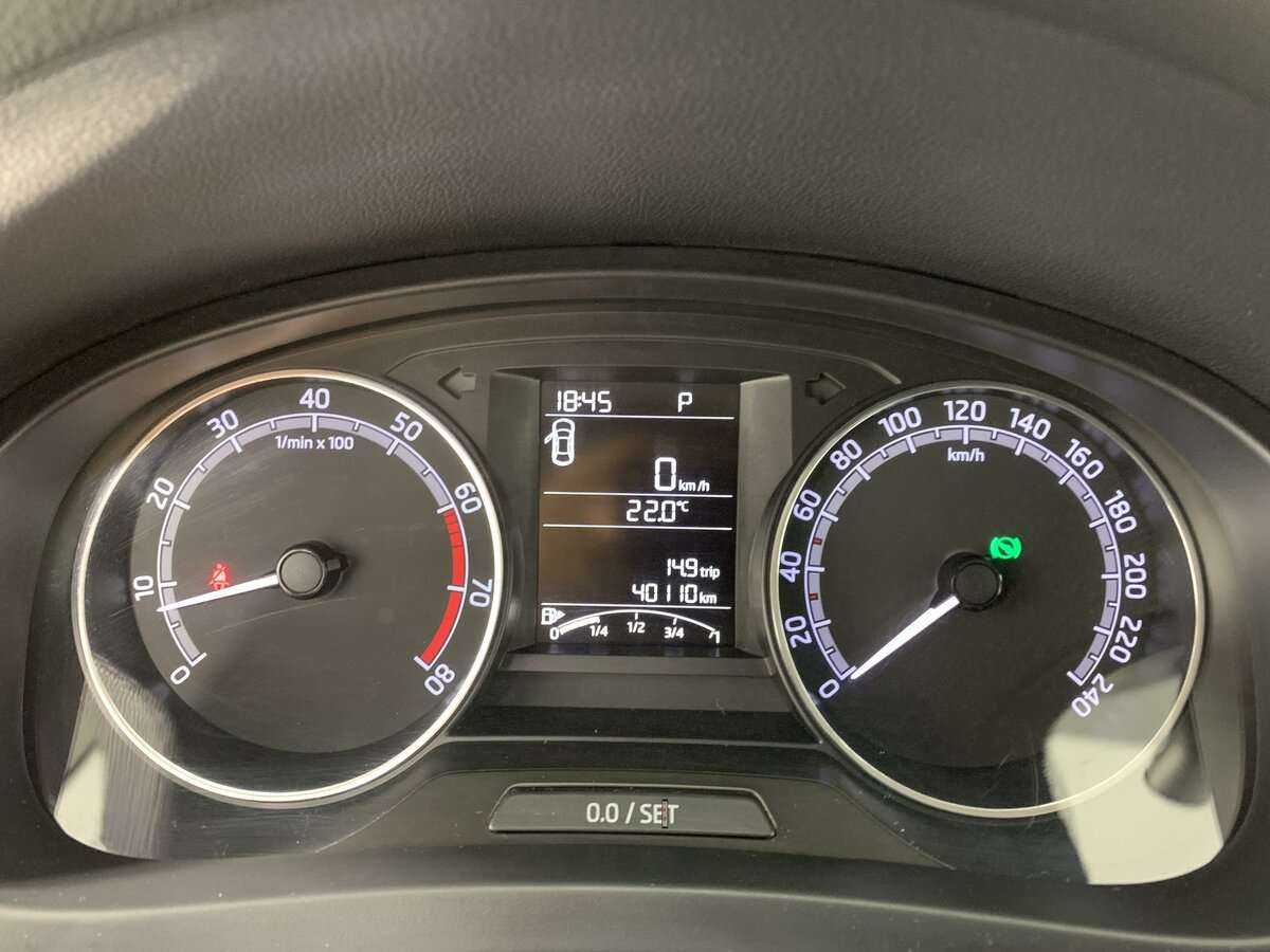 Купить Skoda Rapid с пробегом. Фото: #8