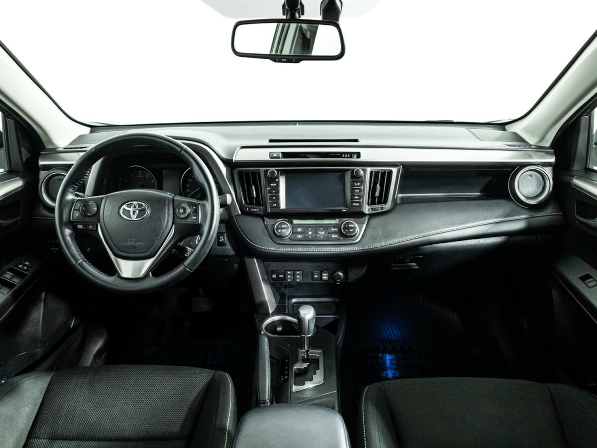 Купить Toyota RAV4 с пробегом. Фото: #12