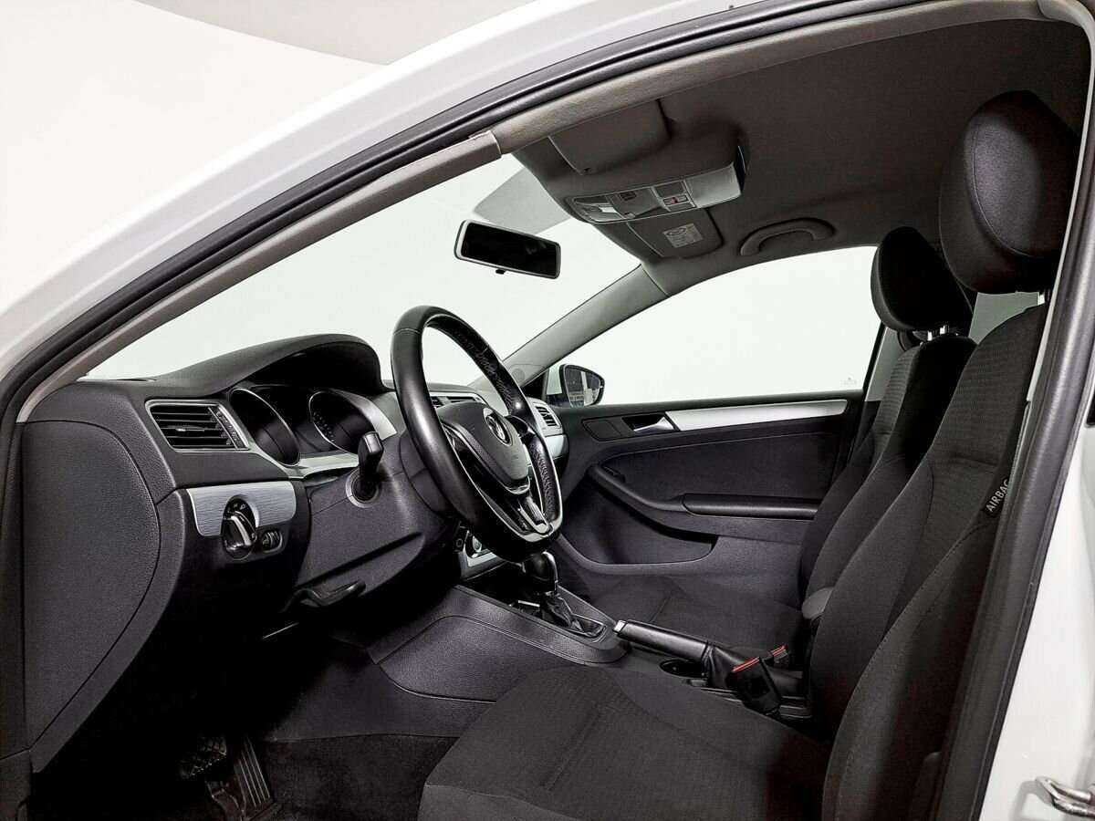 Купить Volkswagen Jetta с пробегом. Фото: #12