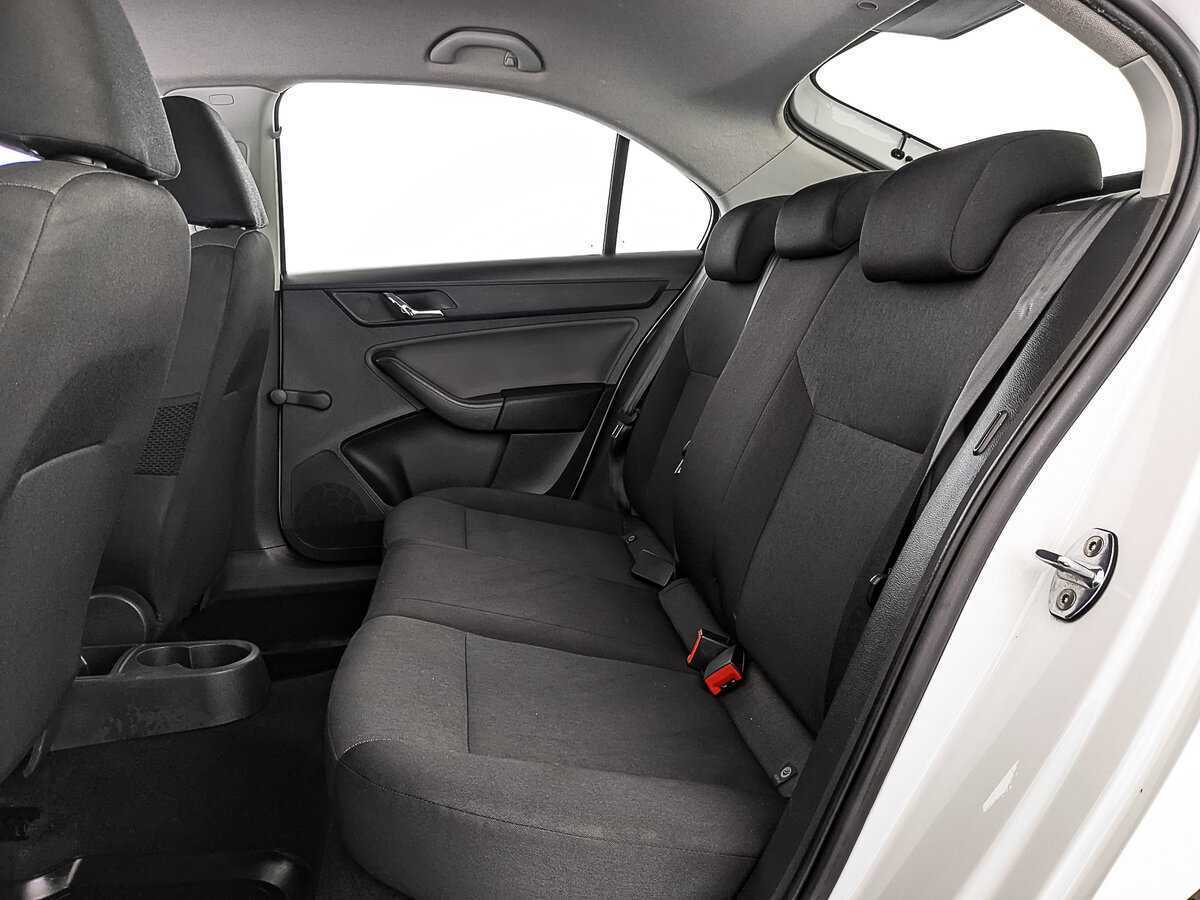 Купить Skoda Rapid с пробегом. Фото: #16