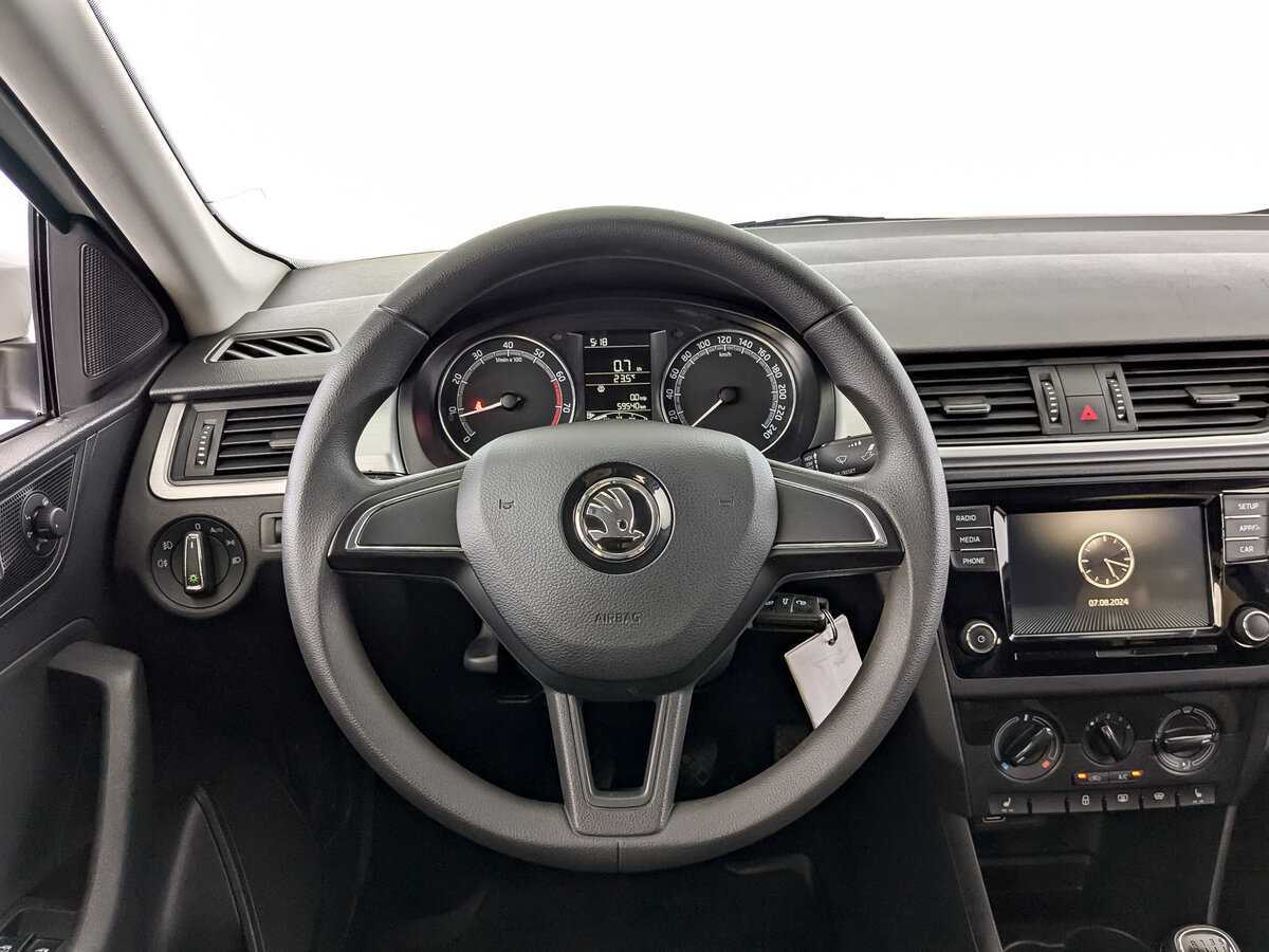 Купить Skoda Rapid с пробегом. Фото: #16