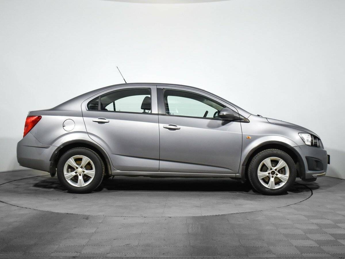 Купить Chevrolet Aveo с пробегом. Фото: #3