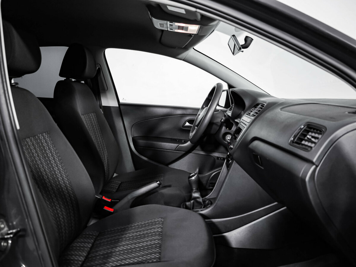 Купить Volkswagen Polo с пробегом. Фото: #16