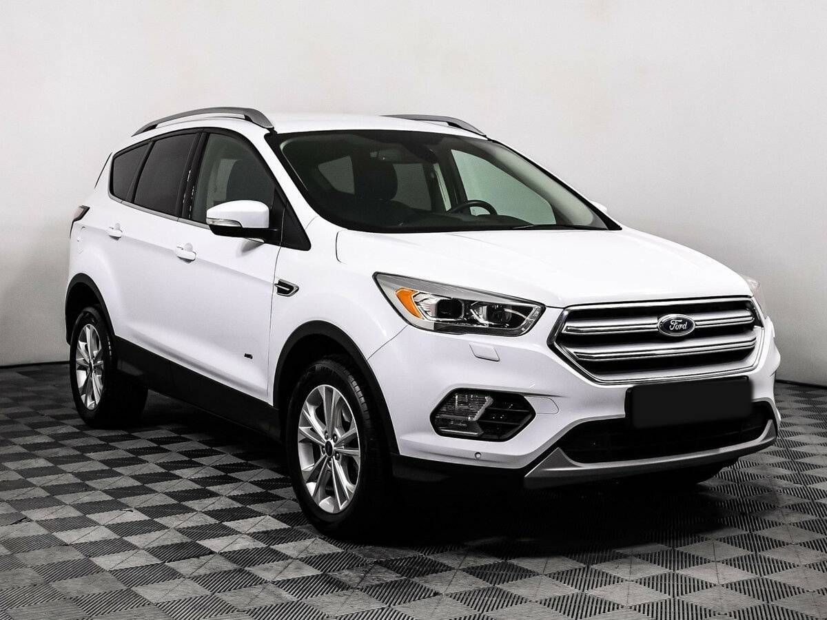 Купить Ford Kuga с пробегом. Фото: #2
