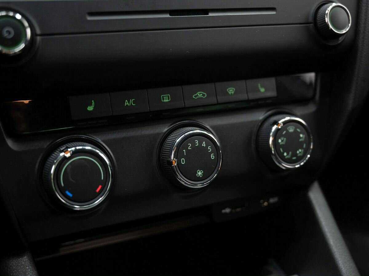 Купить Skoda Octavia с пробегом. Фото: #23