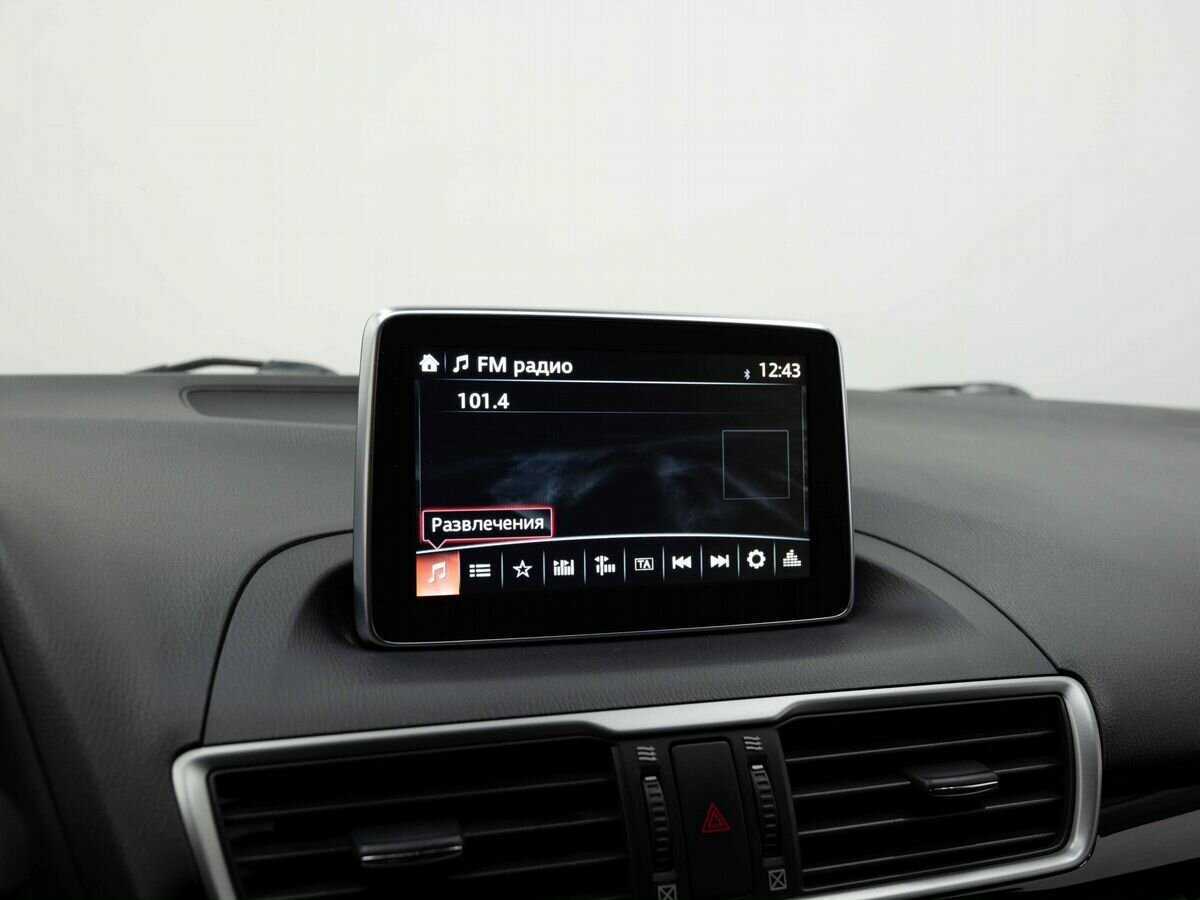 Купить Mazda 3 с пробегом. Фото: #17