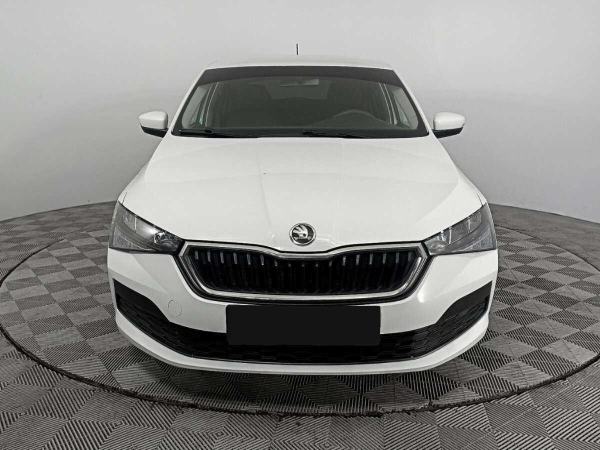 Купить Skoda Rapid с пробегом. Фото: #1
