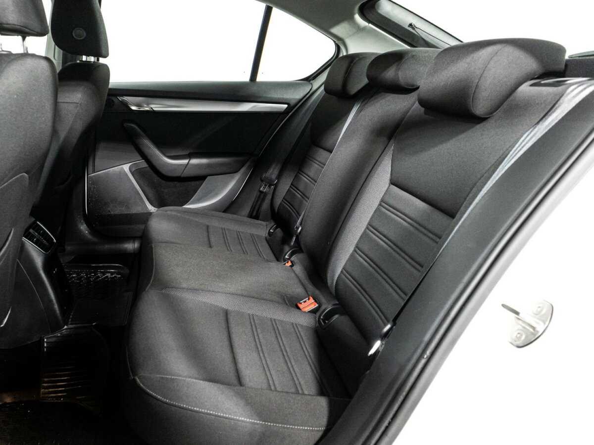 Купить Skoda Octavia с пробегом. Фото: #9