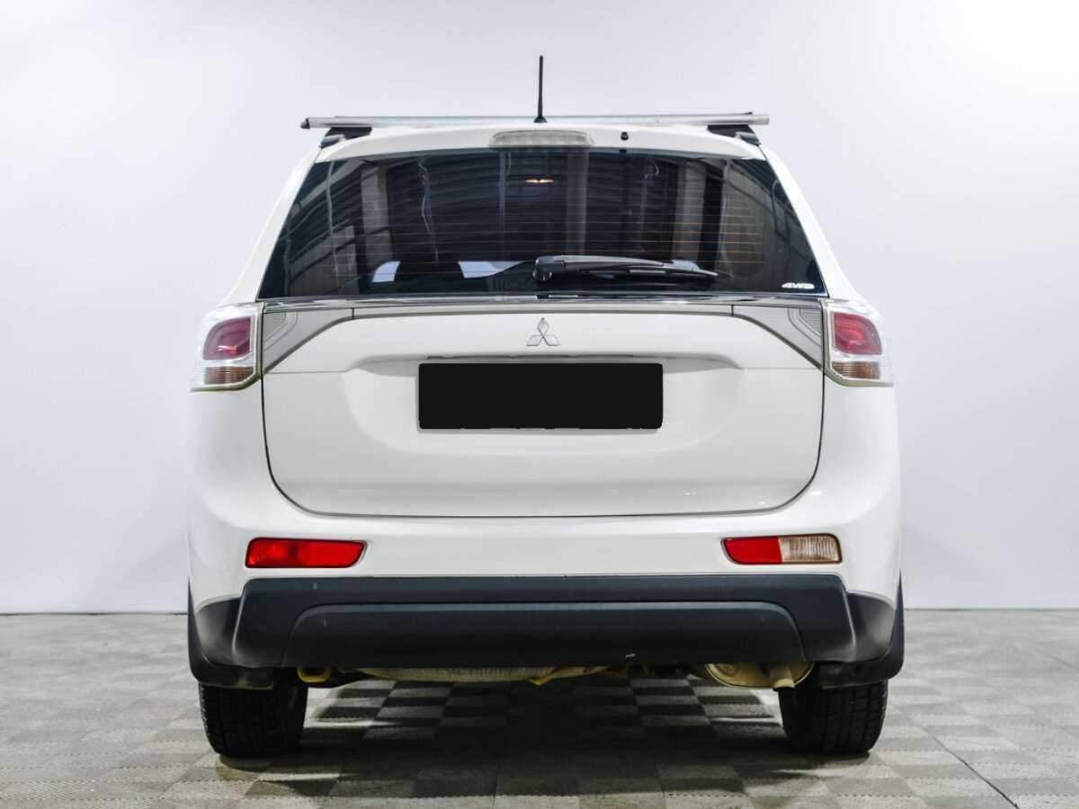Купить Mitsubishi Outlander с пробегом. Фото: #3