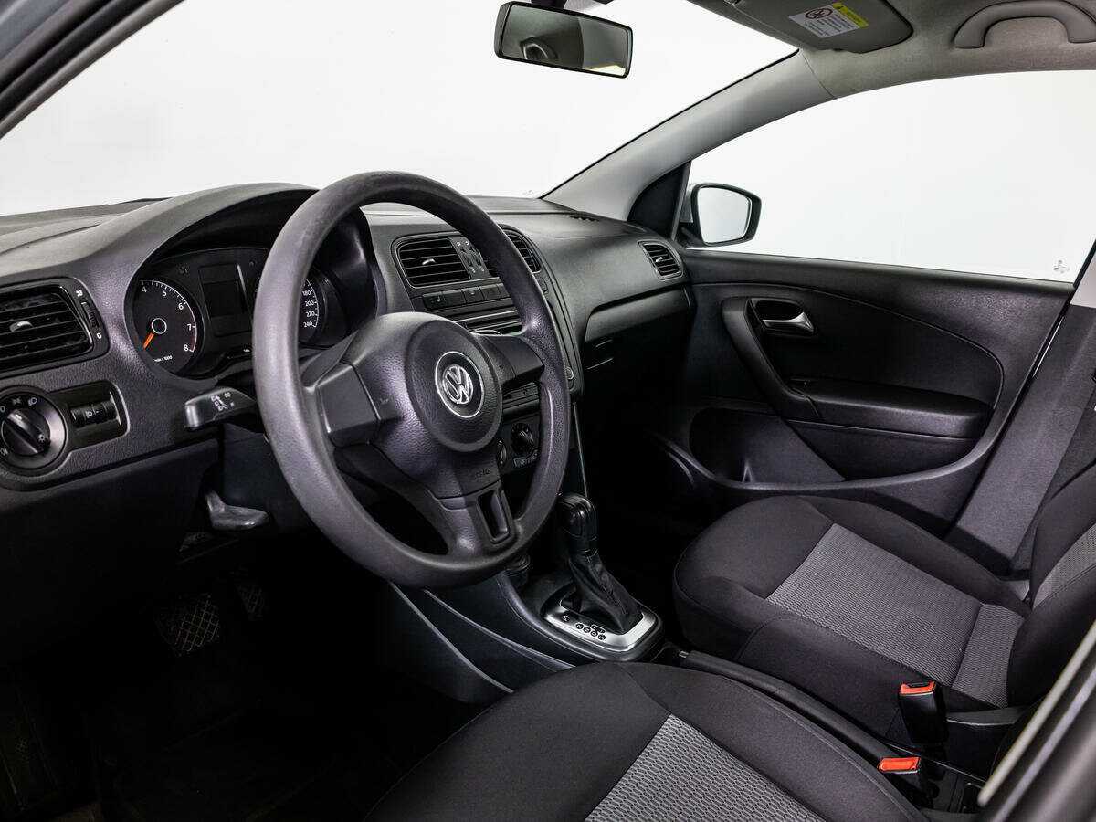 Купить Volkswagen Polo с пробегом. Фото: #10