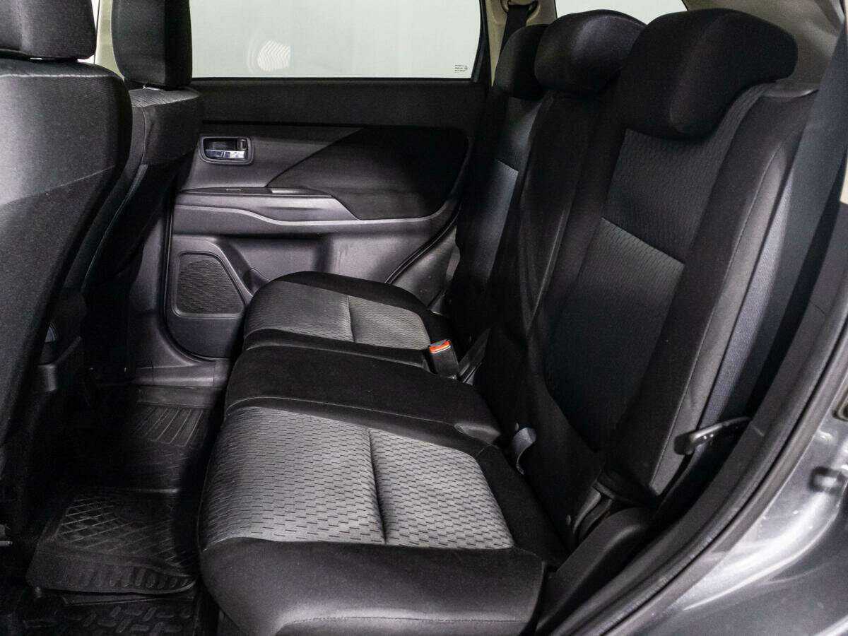 Купить Mitsubishi Outlander с пробегом. Фото: #9