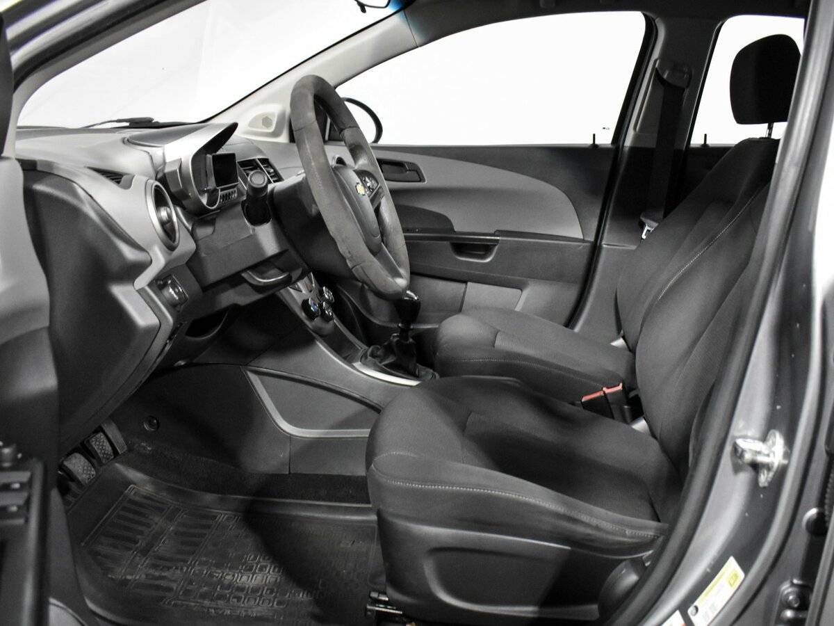 Купить Chevrolet Aveo с пробегом. Фото: #9