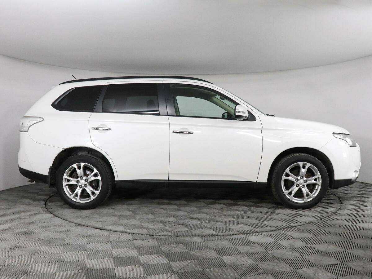 Купить Mitsubishi Outlander с пробегом. Фото: #3