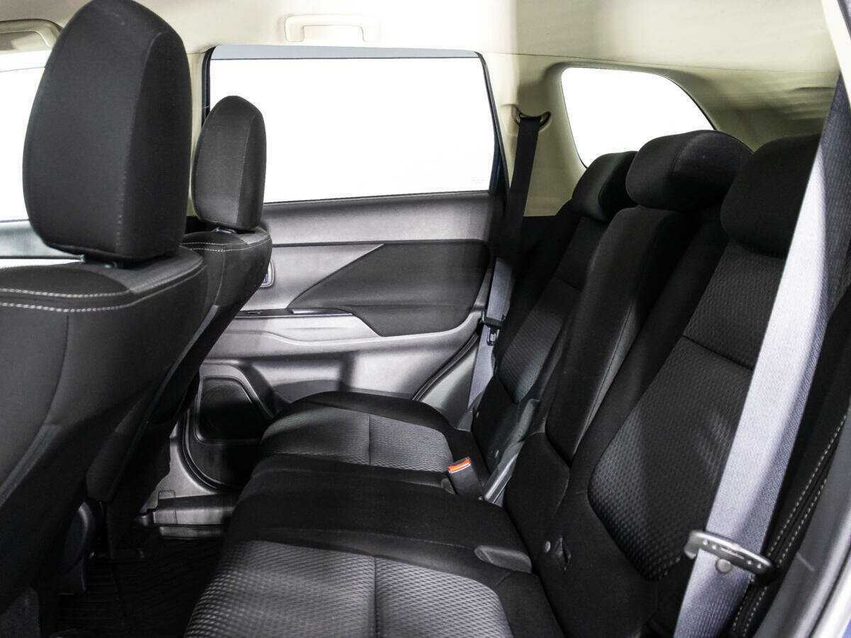 Купить Mitsubishi Outlander с пробегом. Фото: #9