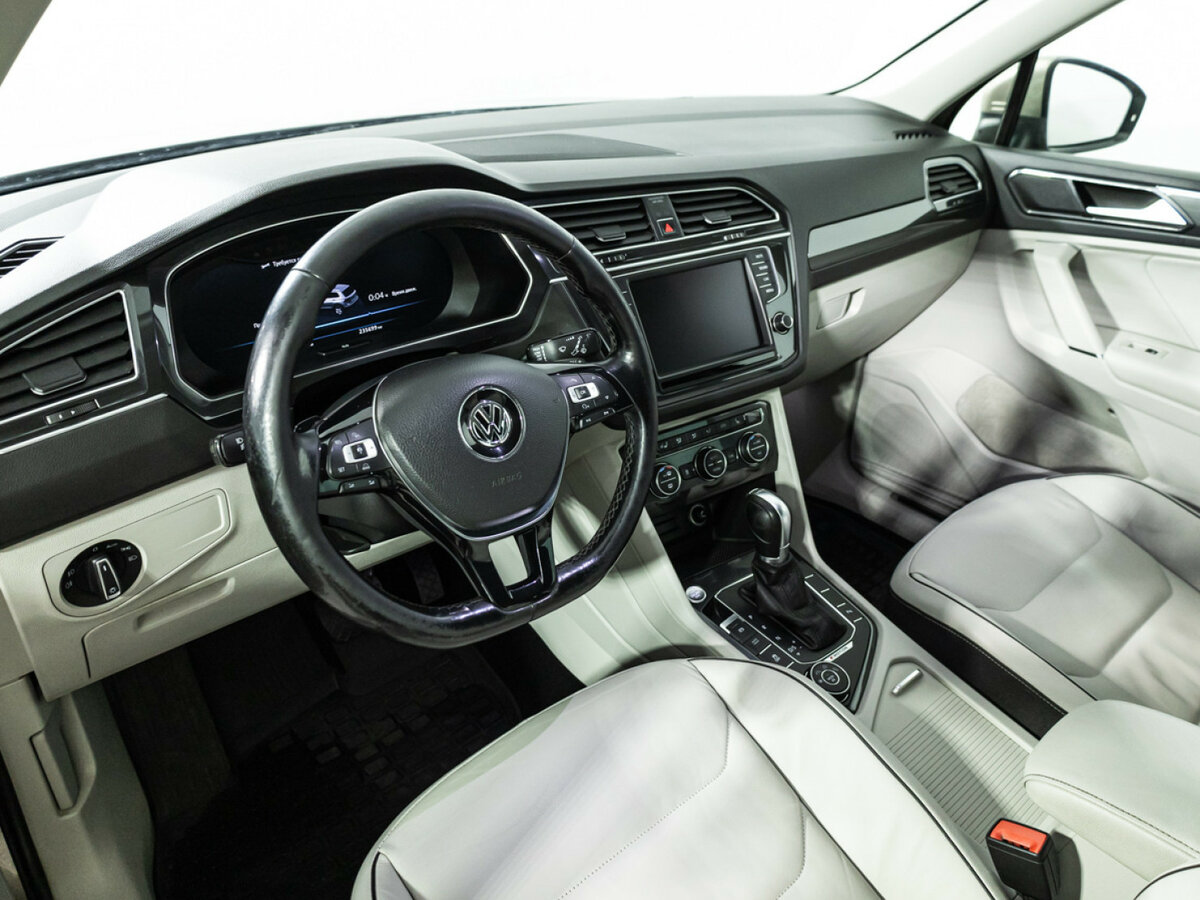 Купить Volkswagen Tiguan с пробегом. Фото: #10