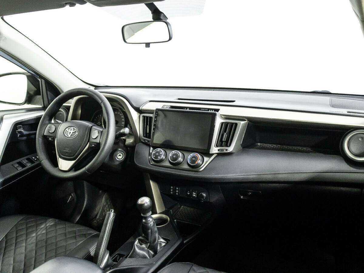 Купить Toyota RAV4 с пробегом. Фото: #8