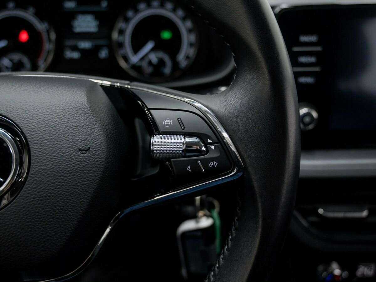 Купить Skoda Rapid с пробегом. Фото: #21