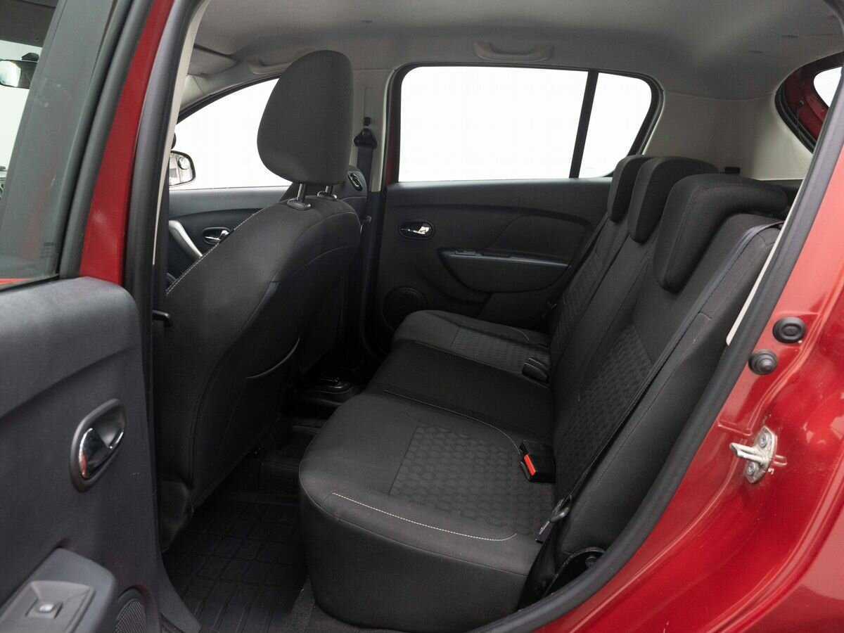 Купить Renault Sandero с пробегом. Фото: #9