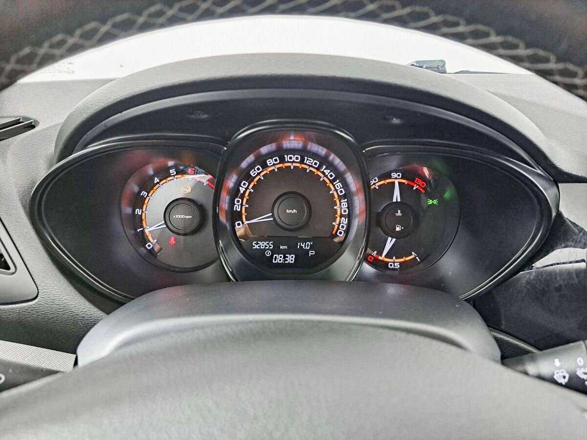 Купить Lada (ВАЗ) Vesta с пробегом. Фото: #8