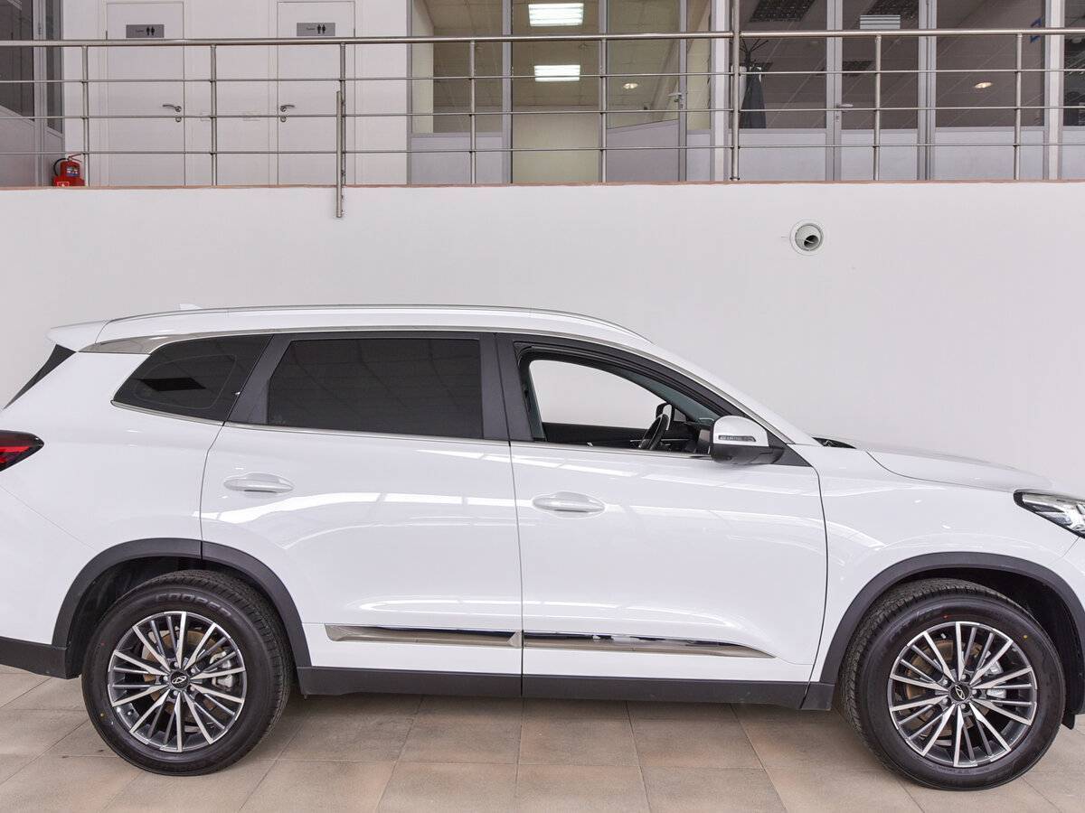 Купить Chery Tiggo 8 с пробегом. Фото: #2