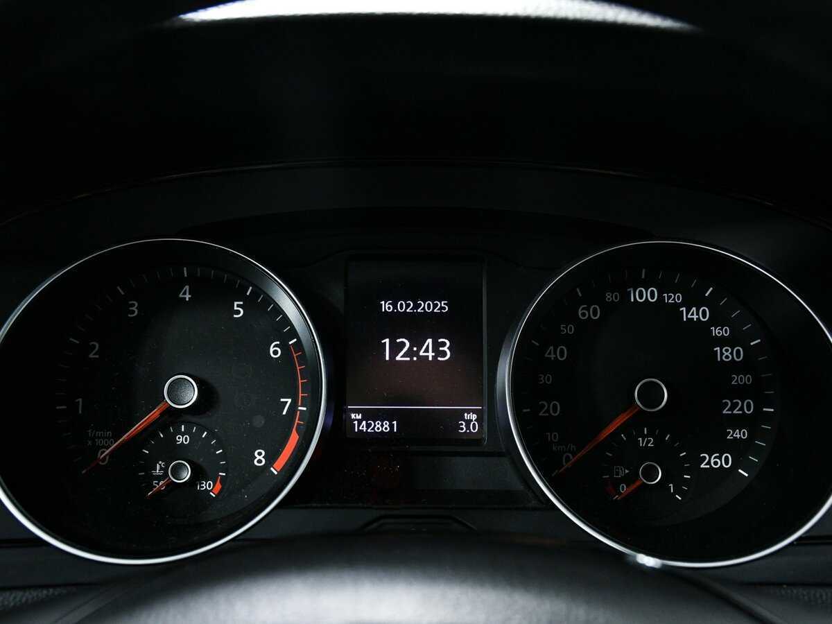 Купить Volkswagen Passat с пробегом. Фото: #8