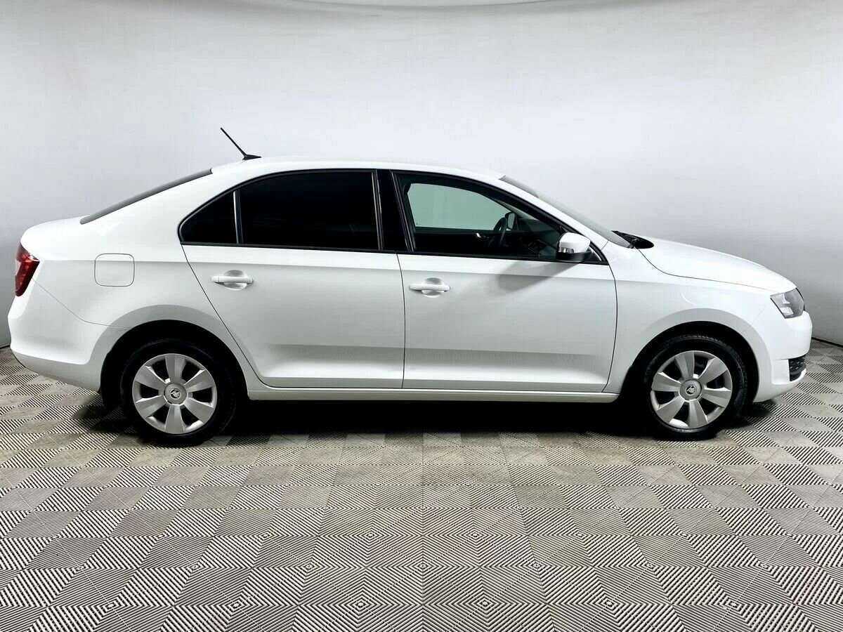 Купить Skoda Rapid с пробегом. Фото: #4